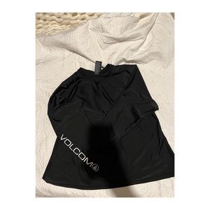 Plus size Volcom rash guard swim top